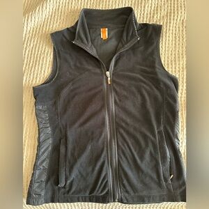 Lucy Women’s Black Micro Fleece Full Zip Sleeveless Vest - M